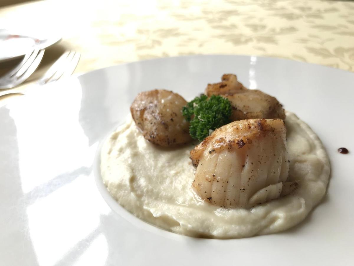 Logis Hotel & Restaurant - Auberge De La Foret Hazebrouck Bagian luar foto