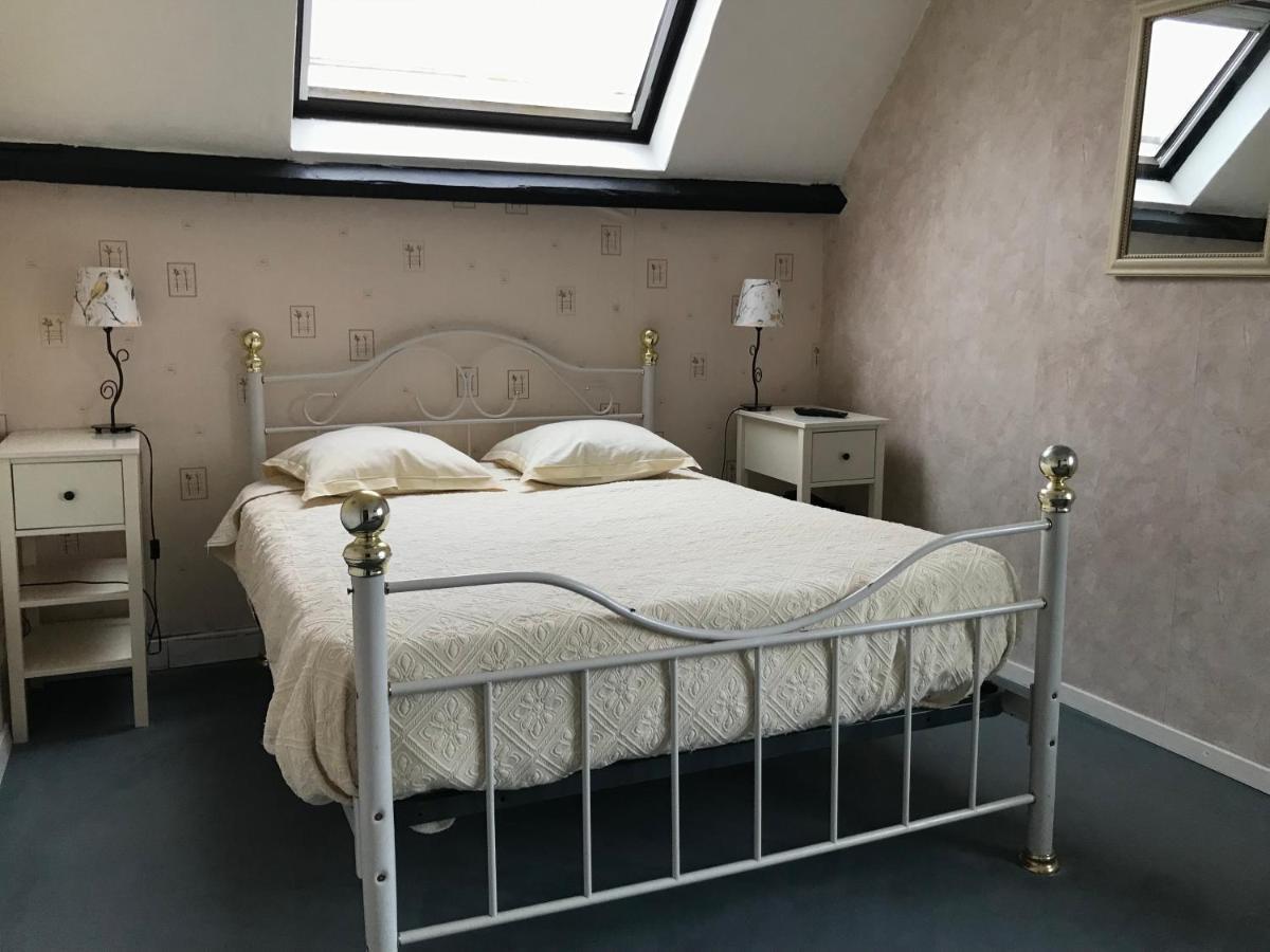 Logis Hotel & Restaurant - Auberge De La Foret Hazebrouck Bagian luar foto