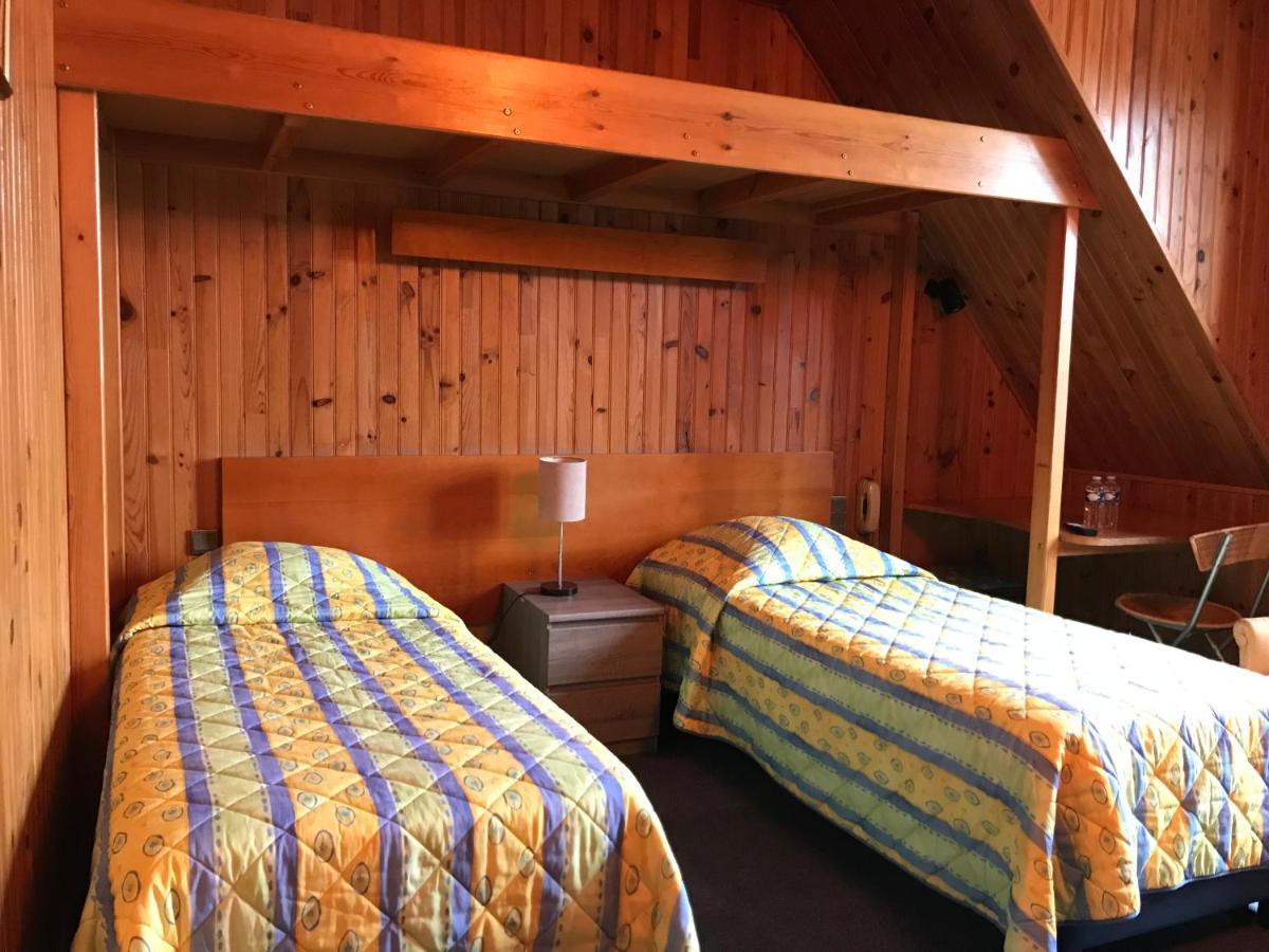 Logis Hotel & Restaurant - Auberge De La Foret Hazebrouck Bagian luar foto