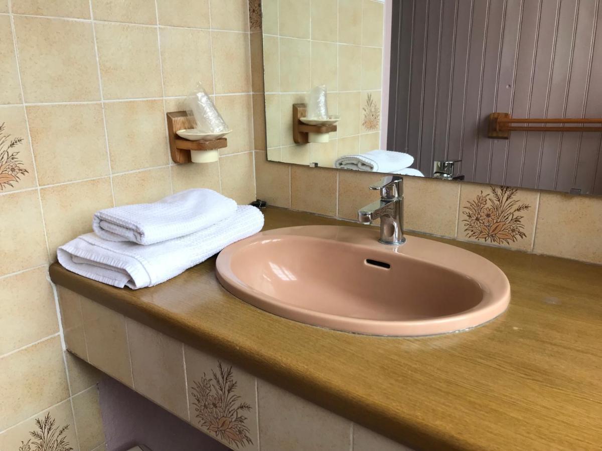 Logis Hotel & Restaurant - Auberge De La Foret Hazebrouck Bagian luar foto