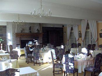 Logis Hotel & Restaurant - Auberge De La Foret Hazebrouck Bagian luar foto